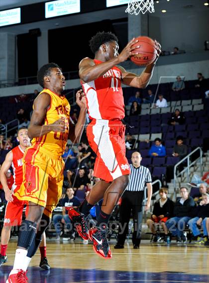 Thumbnail 2 in Mater Dei vs. Yates (Hoophall West Tournament) photogallery.