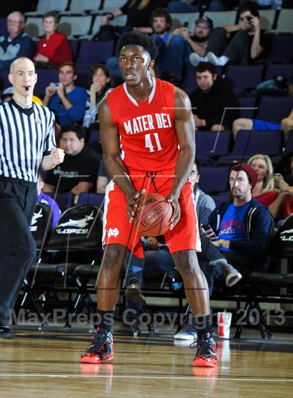 Thumbnail 2 in Mater Dei vs. Yates (Hoophall West Tournament) photogallery.