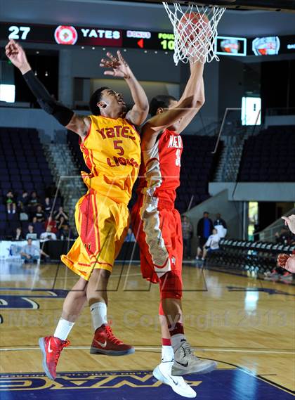 Thumbnail 3 in Mater Dei vs. Yates (Hoophall West Tournament) photogallery.