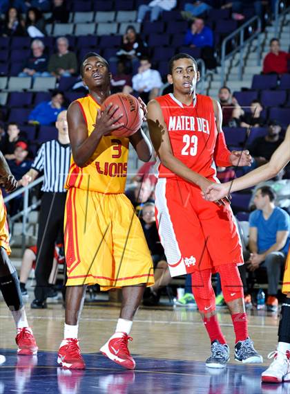 Thumbnail 1 in Mater Dei vs. Yates (Hoophall West Tournament) photogallery.