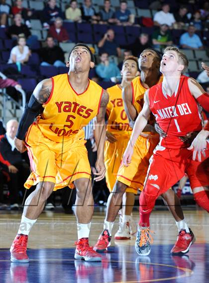 Thumbnail 2 in Mater Dei vs. Yates (Hoophall West Tournament) photogallery.