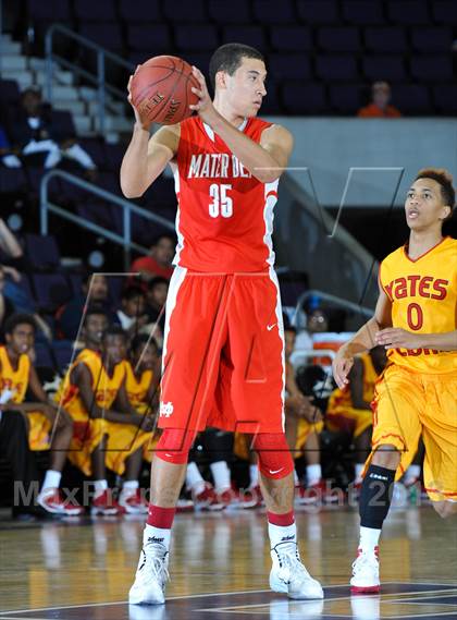 Thumbnail 3 in Mater Dei vs. Yates (Hoophall West Tournament) photogallery.