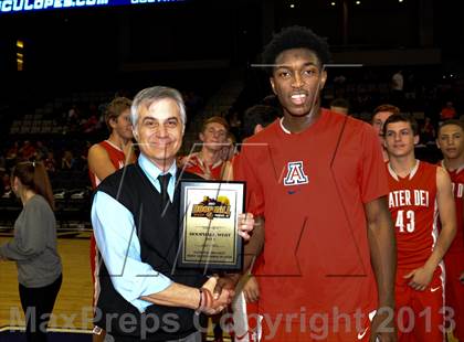 Thumbnail 2 in Mater Dei vs. Yates (Hoophall West Tournament) photogallery.