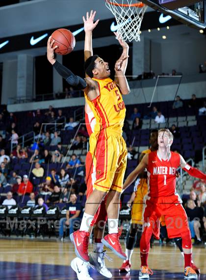 Thumbnail 2 in Mater Dei vs. Yates (Hoophall West Tournament) photogallery.