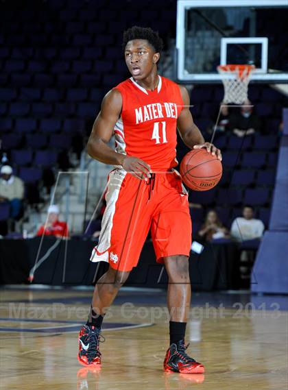 Thumbnail 3 in Mater Dei vs. Yates (Hoophall West Tournament) photogallery.