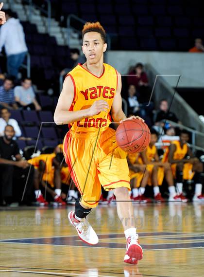 Thumbnail 3 in Mater Dei vs. Yates (Hoophall West Tournament) photogallery.