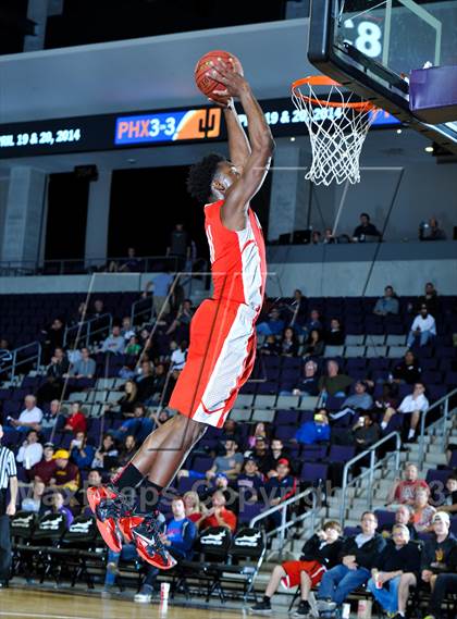Thumbnail 1 in Mater Dei vs. Yates (Hoophall West Tournament) photogallery.