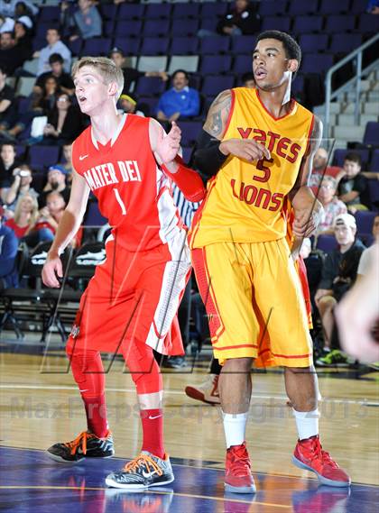 Thumbnail 1 in Mater Dei vs. Yates (Hoophall West Tournament) photogallery.