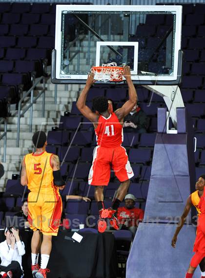 Thumbnail 1 in Mater Dei vs. Yates (Hoophall West Tournament) photogallery.