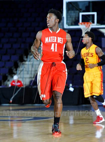 Thumbnail 2 in Mater Dei vs. Yates (Hoophall West Tournament) photogallery.