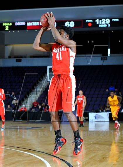 Thumbnail 2 in Mater Dei vs. Yates (Hoophall West Tournament) photogallery.