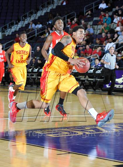 Thumbnail 2 in Mater Dei vs. Yates (Hoophall West Tournament) photogallery.