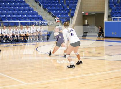 Thumbnail 3 in Alamo Heights vs Boerne (NISD Tournament) photogallery.