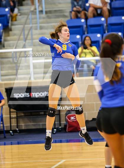Thumbnail 3 in Alamo Heights vs Boerne (NISD Tournament) photogallery.