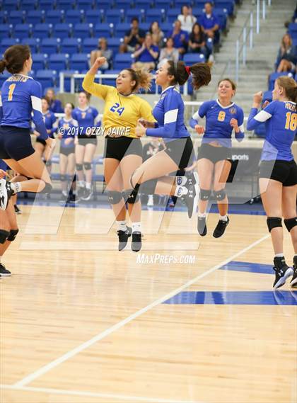 Thumbnail 1 in Alamo Heights vs Boerne (NISD Tournament) photogallery.