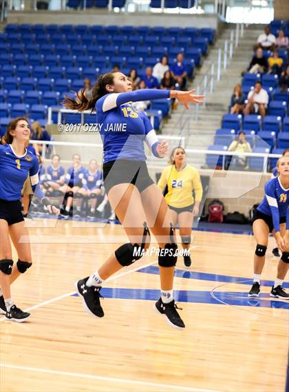 Thumbnail 3 in Alamo Heights vs Boerne (NISD Tournament) photogallery.