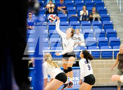 Thumbnail 3 in Alamo Heights vs Boerne (NISD Tournament) photogallery.