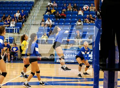 Thumbnail 2 in Alamo Heights vs Boerne (NISD Tournament) photogallery.