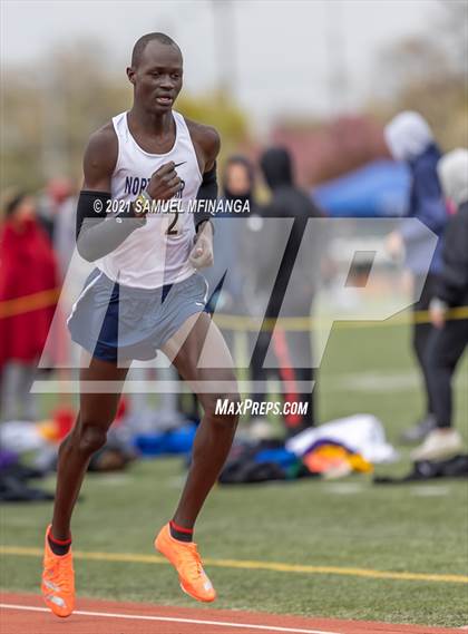 Thumbnail 1 in Harold Scott Invitational (3200 Meter) photogallery.