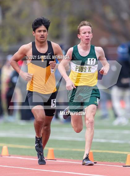 Thumbnail 2 in Harold Scott Invitational (3200 Meter) photogallery.