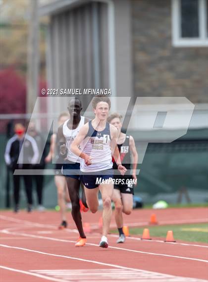 Thumbnail 3 in Harold Scott Invitational (3200 Meter) photogallery.