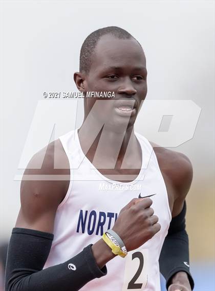 Thumbnail 1 in Harold Scott Invitational (3200 Meter) photogallery.