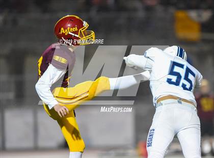 Thumbnail 2 in Reseda vs. Esperanza (CIF SoCal D 5A Regional Final) photogallery.