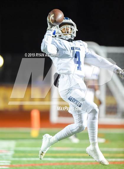 Thumbnail 2 in Reseda vs. Esperanza (CIF SoCal D 5A Regional Final) photogallery.