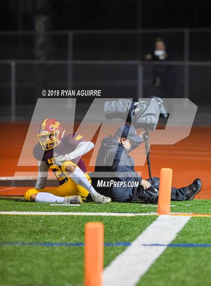 Thumbnail 2 in Reseda vs. Esperanza (CIF SoCal D 5A Regional Final) photogallery.