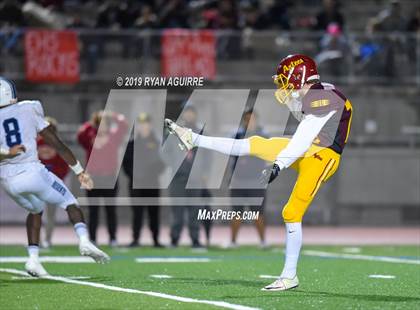 Thumbnail 2 in Reseda vs. Esperanza (CIF SoCal D 5A Regional Final) photogallery.