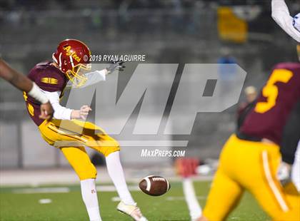 Thumbnail 2 in Reseda vs. Esperanza (CIF SoCal D 5A Regional Final) photogallery.