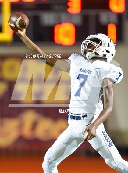 Thumbnail 1 in Reseda vs. Esperanza (CIF SoCal D 5A Regional Final) photogallery.
