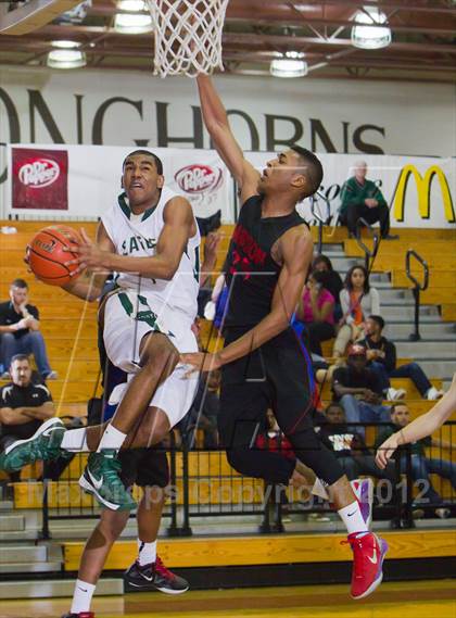 Thumbnail 2 in DeSoto @ Dawson (McDonald's Texas Invitational) photogallery.