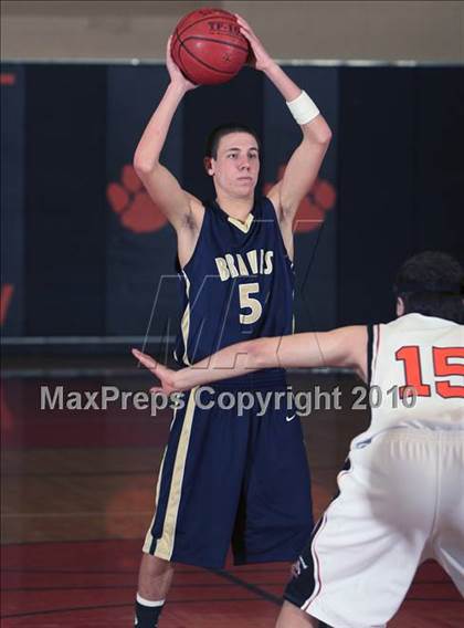Thumbnail 1 in Mamaroneck vs. Indian Hills (Harry Jefferson Holiday Showcase) photogallery.