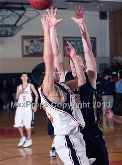 Thumbnail 1 in Mamaroneck vs. Indian Hills (Harry Jefferson Holiday Showcase) photogallery.
