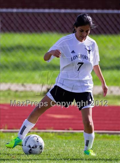 Thumbnail 3 in Cinco Ranch vs Dobie (Pearland Soccer Classic) photogallery.