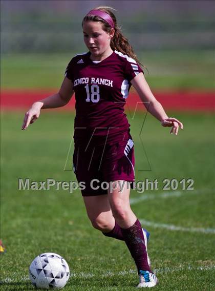Thumbnail 2 in Cinco Ranch vs Dobie (Pearland Soccer Classic) photogallery.