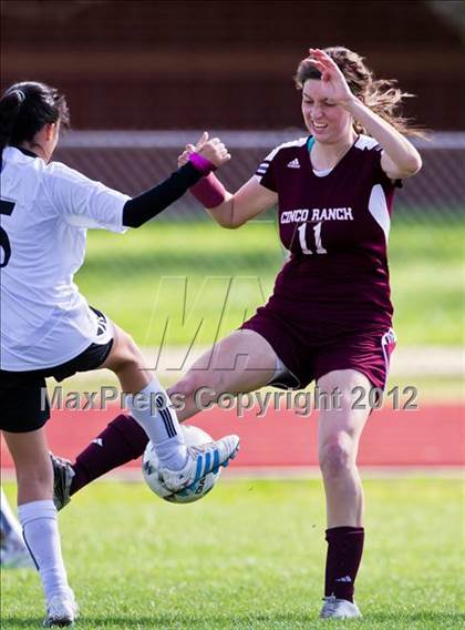 Thumbnail 2 in Cinco Ranch vs Dobie (Pearland Soccer Classic) photogallery.