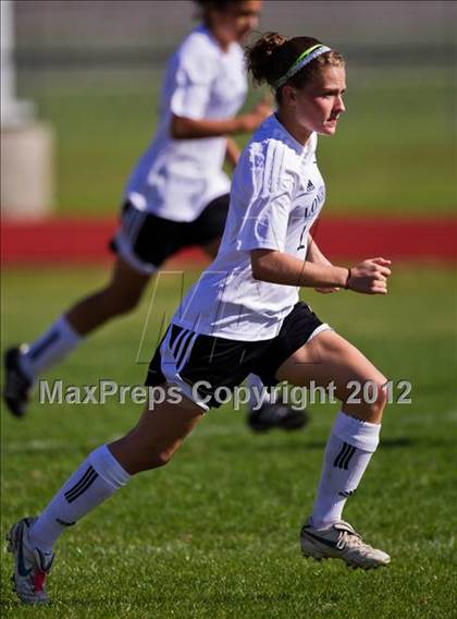 Thumbnail 2 in Cinco Ranch vs Dobie (Pearland Soccer Classic) photogallery.