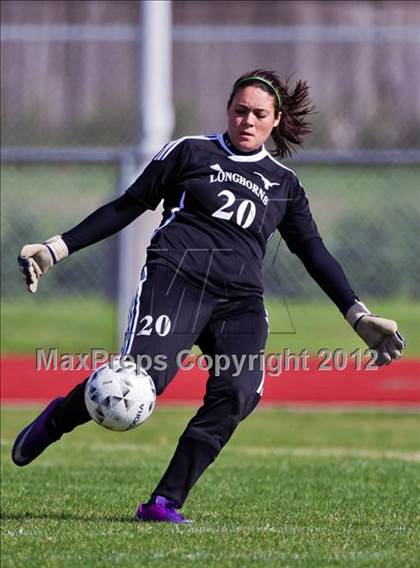 Thumbnail 2 in Cinco Ranch vs Dobie (Pearland Soccer Classic) photogallery.