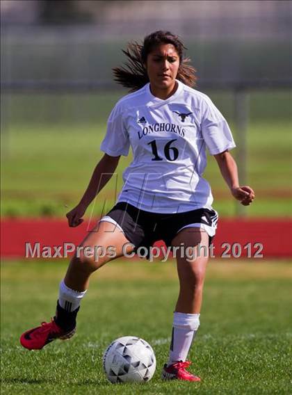 Thumbnail 3 in Cinco Ranch vs Dobie (Pearland Soccer Classic) photogallery.
