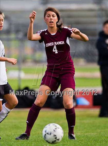 Thumbnail 3 in Cinco Ranch vs Dobie (Pearland Soccer Classic) photogallery.