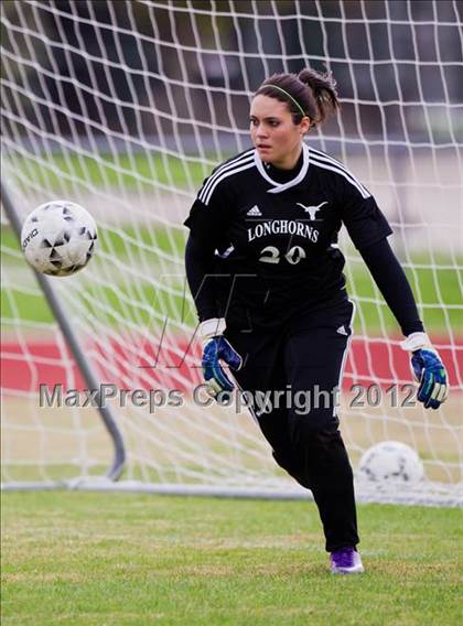 Thumbnail 1 in Cinco Ranch vs Dobie (Pearland Soccer Classic) photogallery.