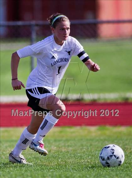 Thumbnail 1 in Cinco Ranch vs Dobie (Pearland Soccer Classic) photogallery.