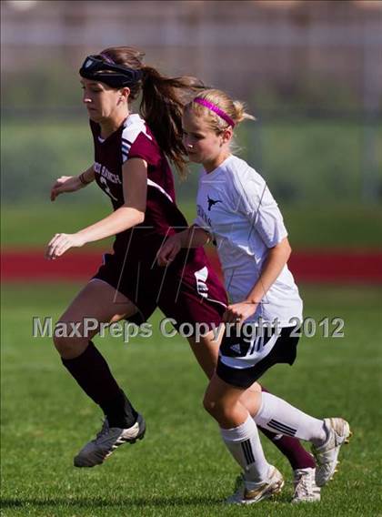 Thumbnail 2 in Cinco Ranch vs Dobie (Pearland Soccer Classic) photogallery.