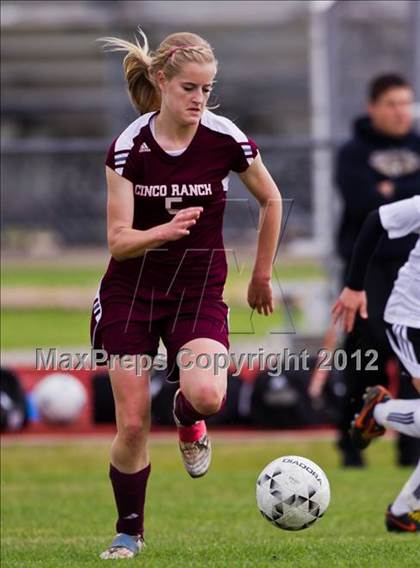 Thumbnail 1 in Cinco Ranch vs Dobie (Pearland Soccer Classic) photogallery.