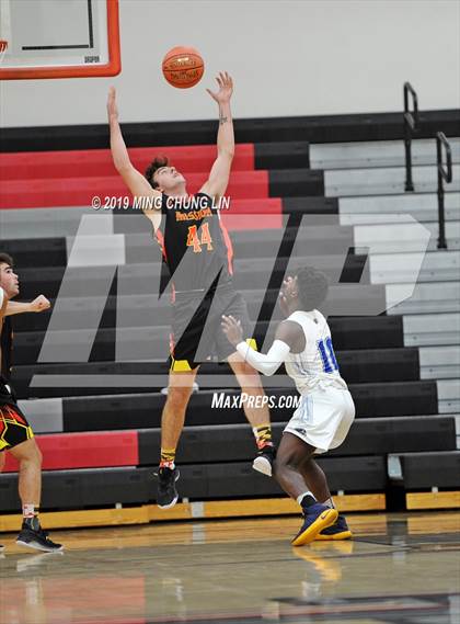 Thumbnail 2 in Mission Viejo vs. Jordan (Tustin Holiday Classic) photogallery.