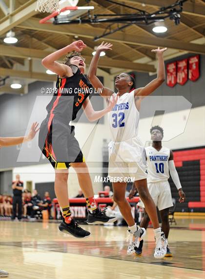 Thumbnail 2 in Mission Viejo vs. Jordan (Tustin Holiday Classic) photogallery.