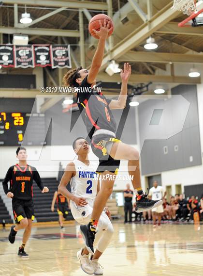 Thumbnail 3 in Mission Viejo vs. Jordan (Tustin Holiday Classic) photogallery.