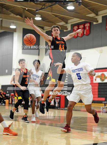 Thumbnail 2 in Mission Viejo vs. Jordan (Tustin Holiday Classic) photogallery.